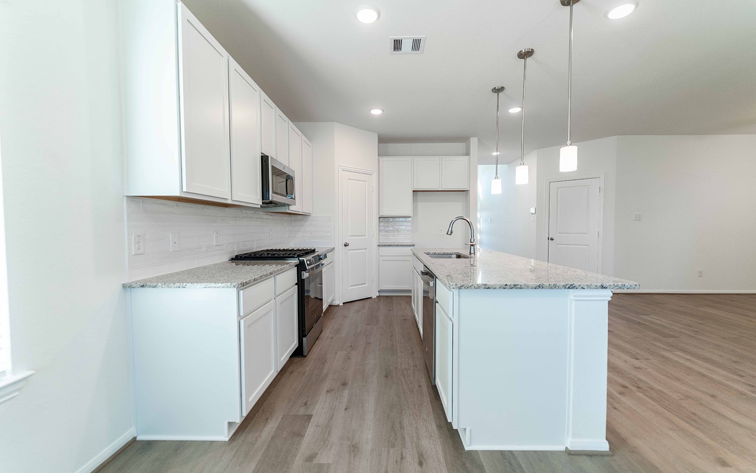 13405 Dalvay Beach Drive, Texas City, TX, 77568 | 78218487 | Realty Texas LLC