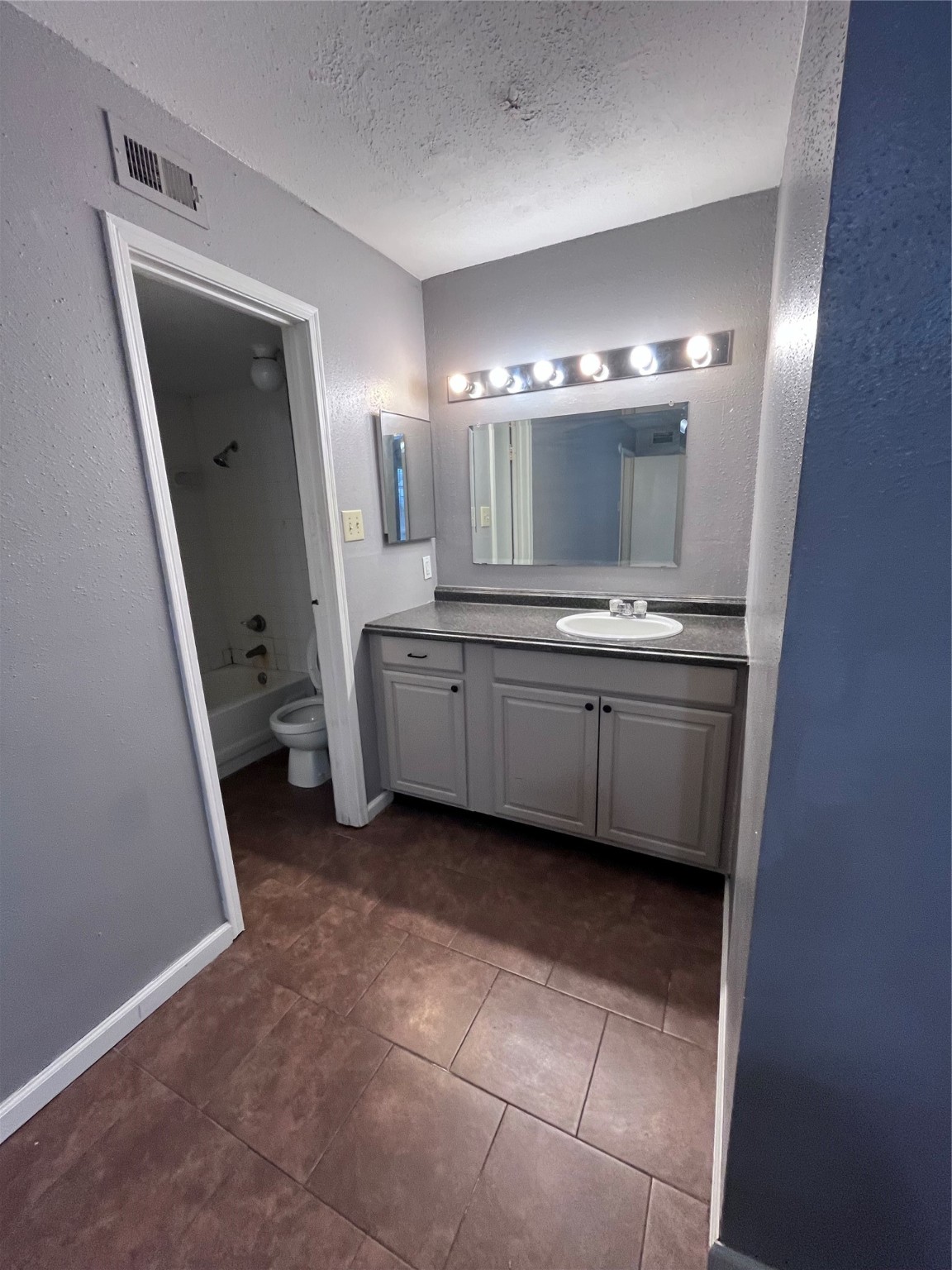 7200 W T C Jester Boulevard 4203 , Houston, TX, 77088 | 3700072 | Realty Texas LLC