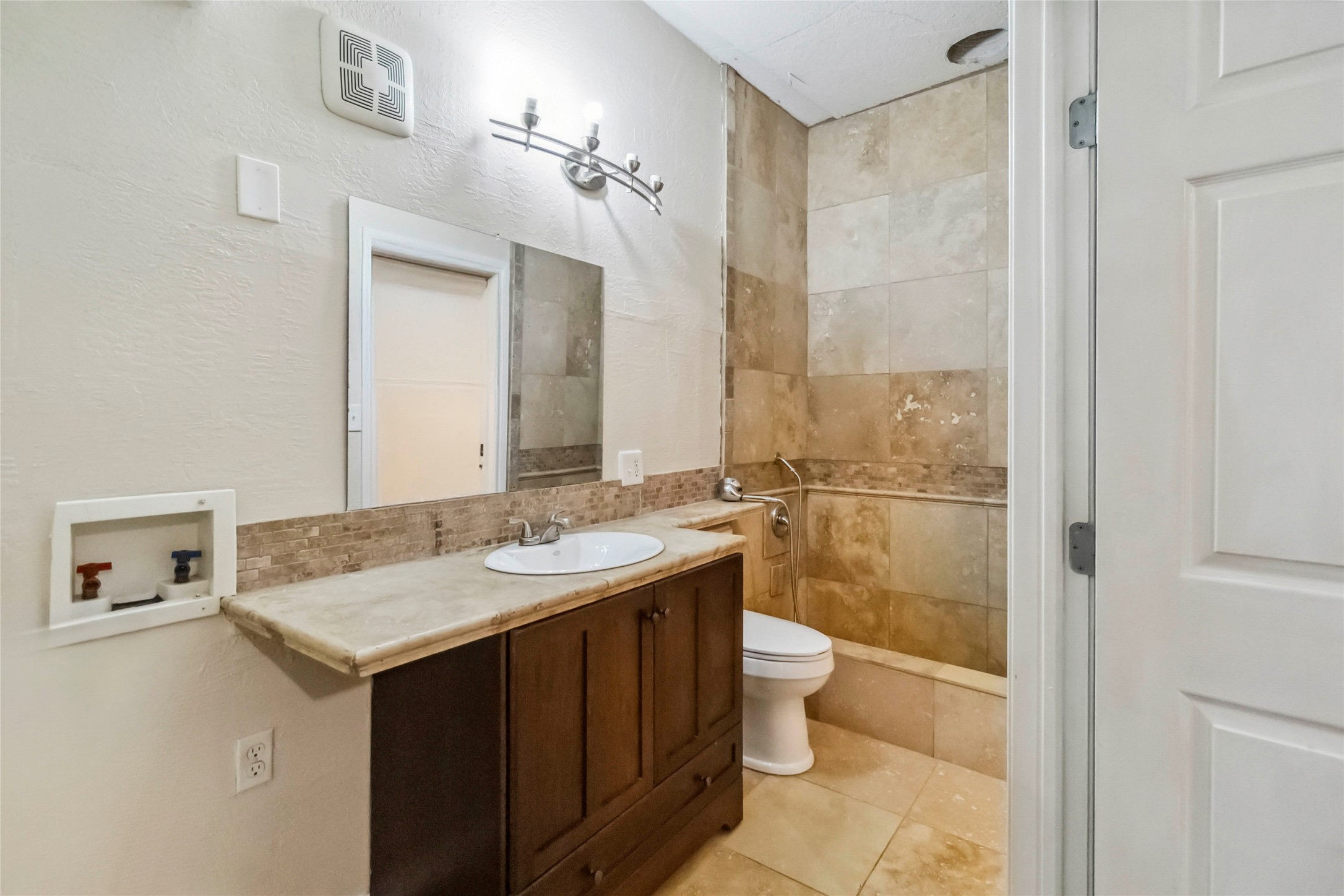 208 Old Potato RD, Paige, TX, 78659 | 8894211 | Realty Texas LLC