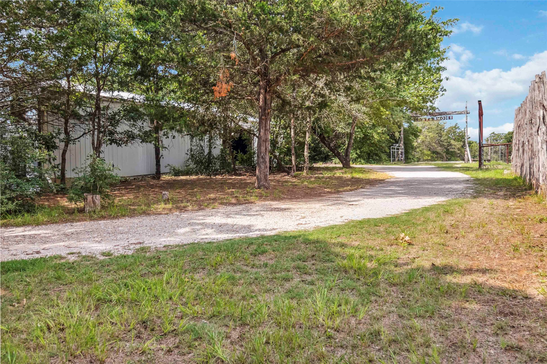 208 Old Potato RD, Paige, TX, 78659 | 8894211 | Realty Texas LLC