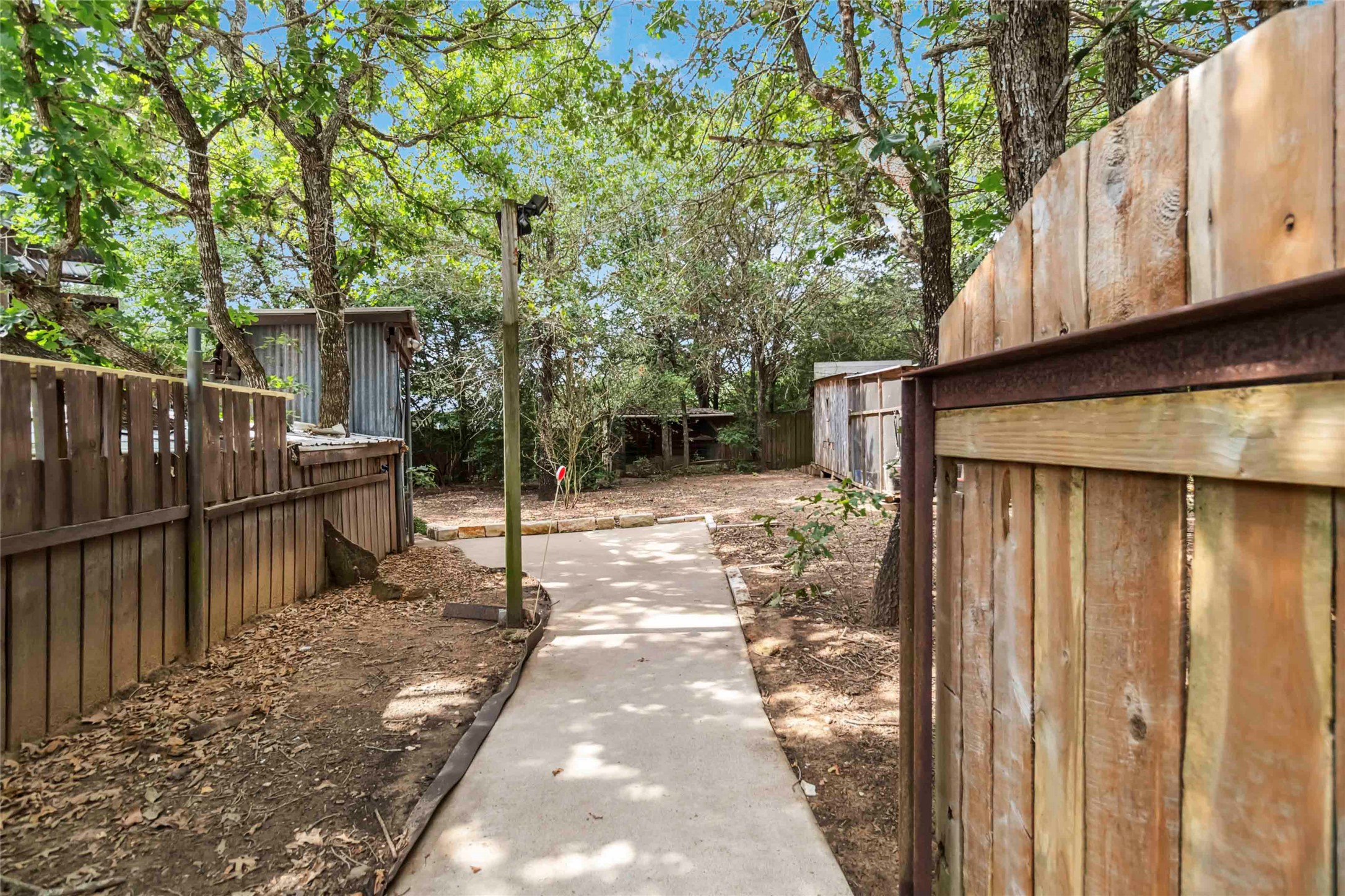 208 Old Potato RD, Paige, TX, 78659 | 8894211 | Realty Texas LLC