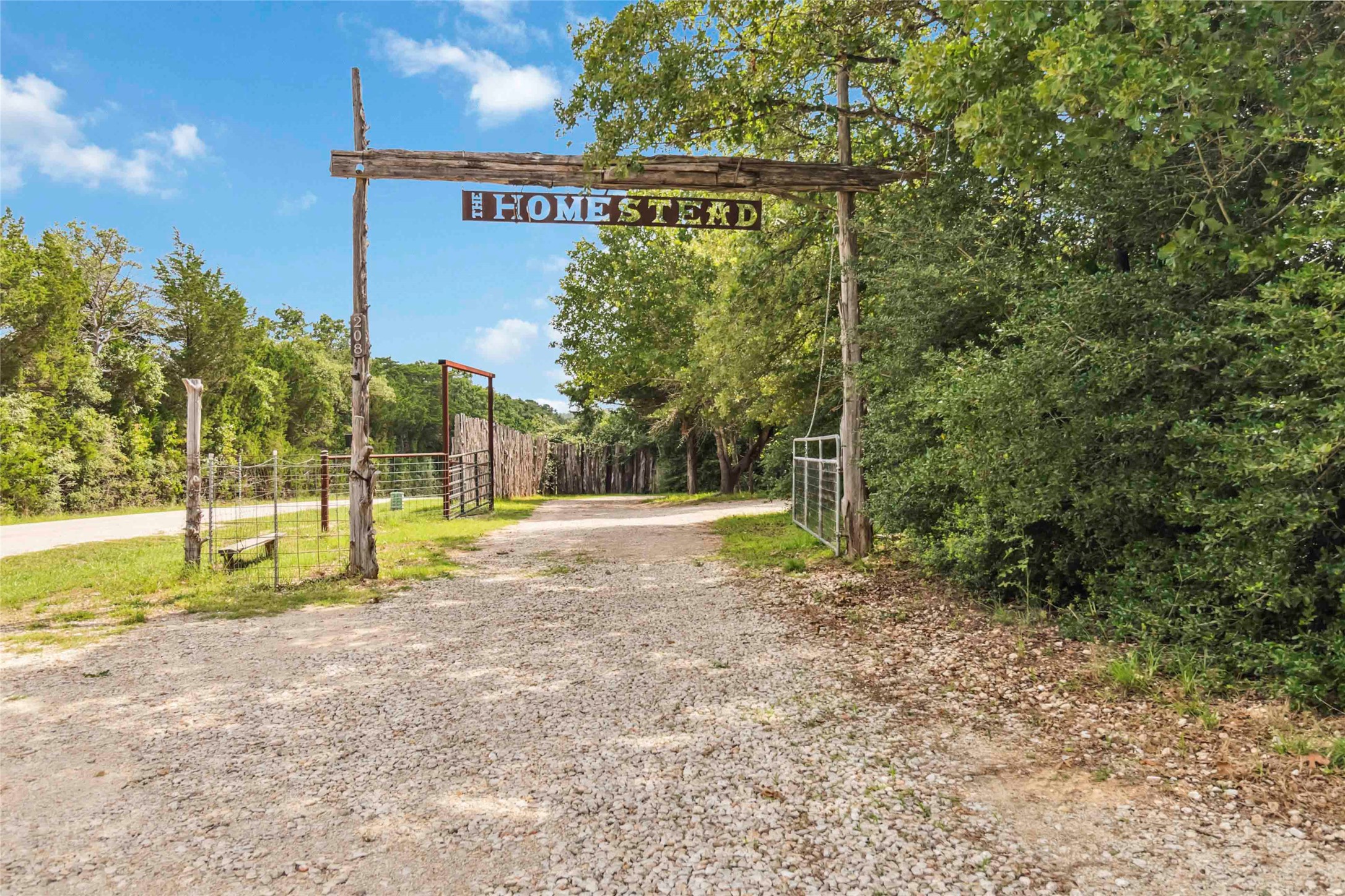 208 Old Potato RD, Paige, TX, 78659 | 8894211 | Realty Texas LLC