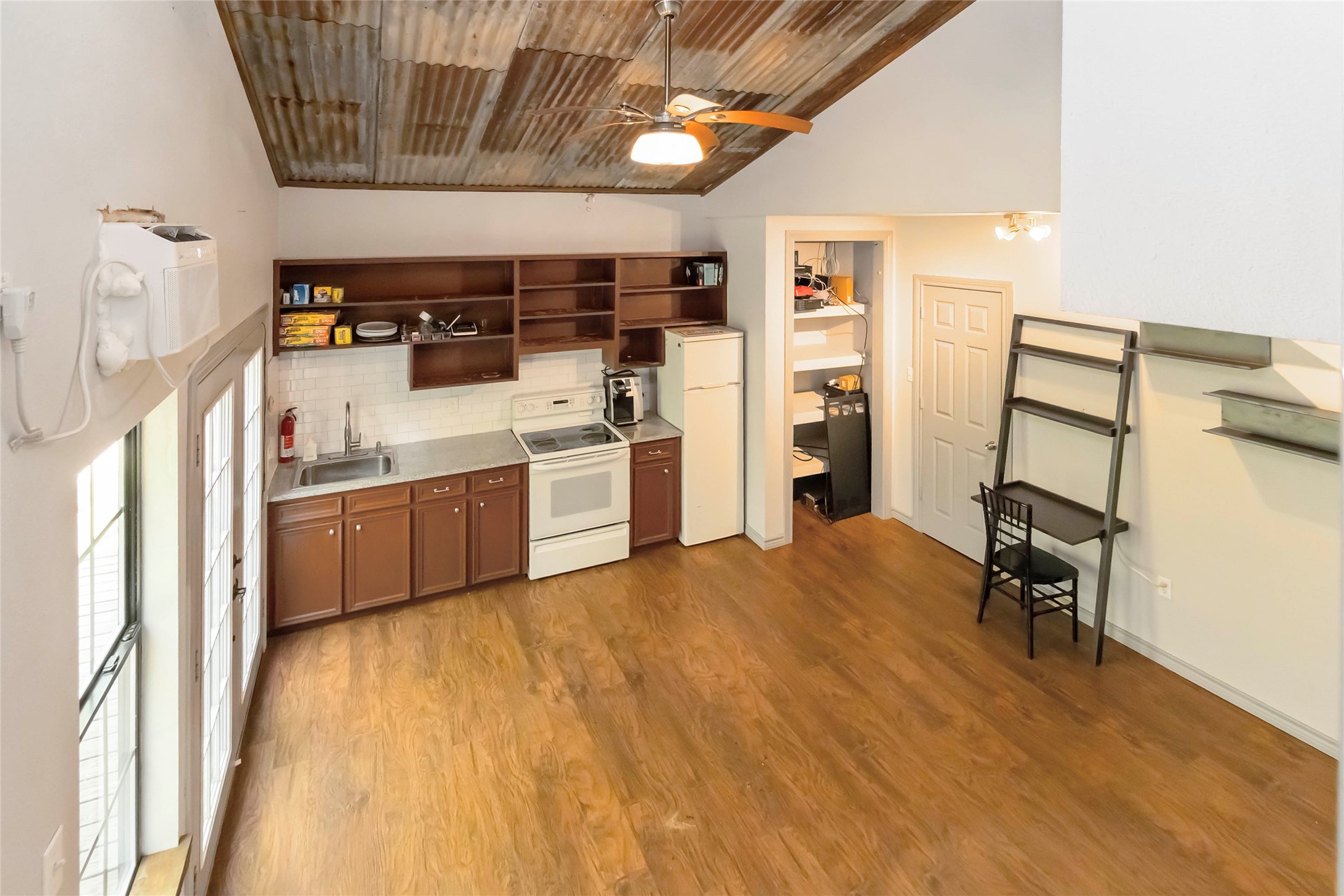 208 Old Potato RD, Paige, TX, 78659 | 8894211 | Realty Texas LLC