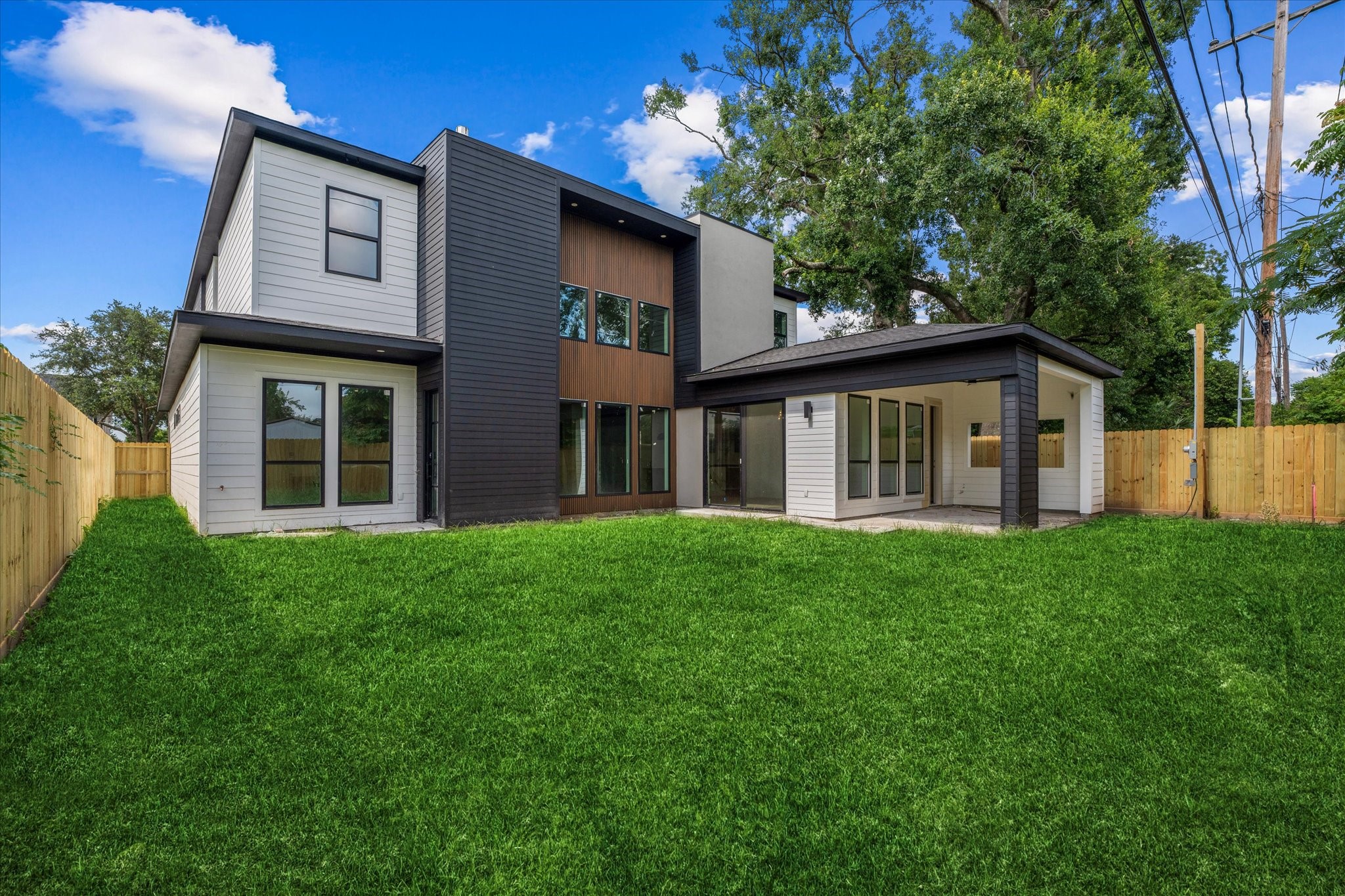 8102 Montridge Drive, Houston, TX, 77055 | 62011518 | Realty Texas LLC