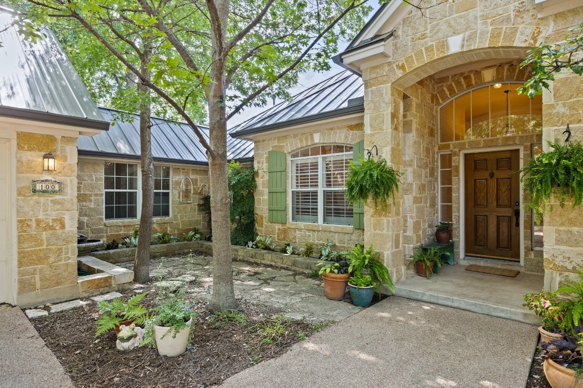 For Sale: 100 Broad Vista Court Blog Image Banner