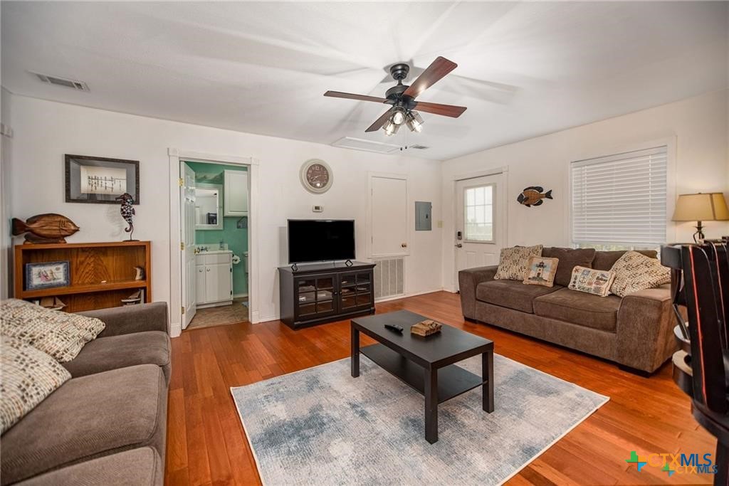 19 Dewberry Lane, Seadrift, TX, 77983 | 584366 | Realty Texas LLC