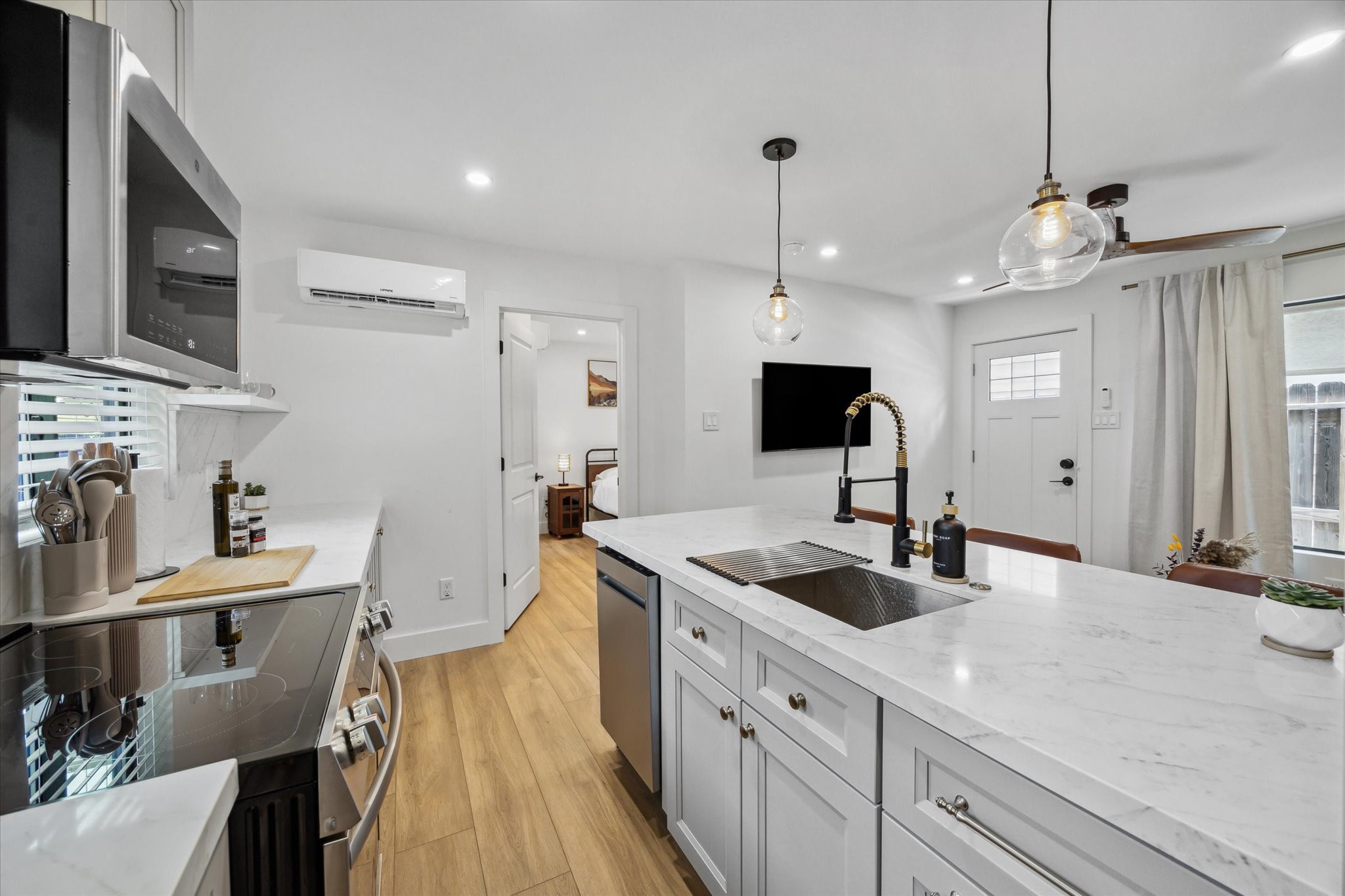 5844 Darling Street, Houston, TX, 77007 | 24480868 | Realty Texas LLC