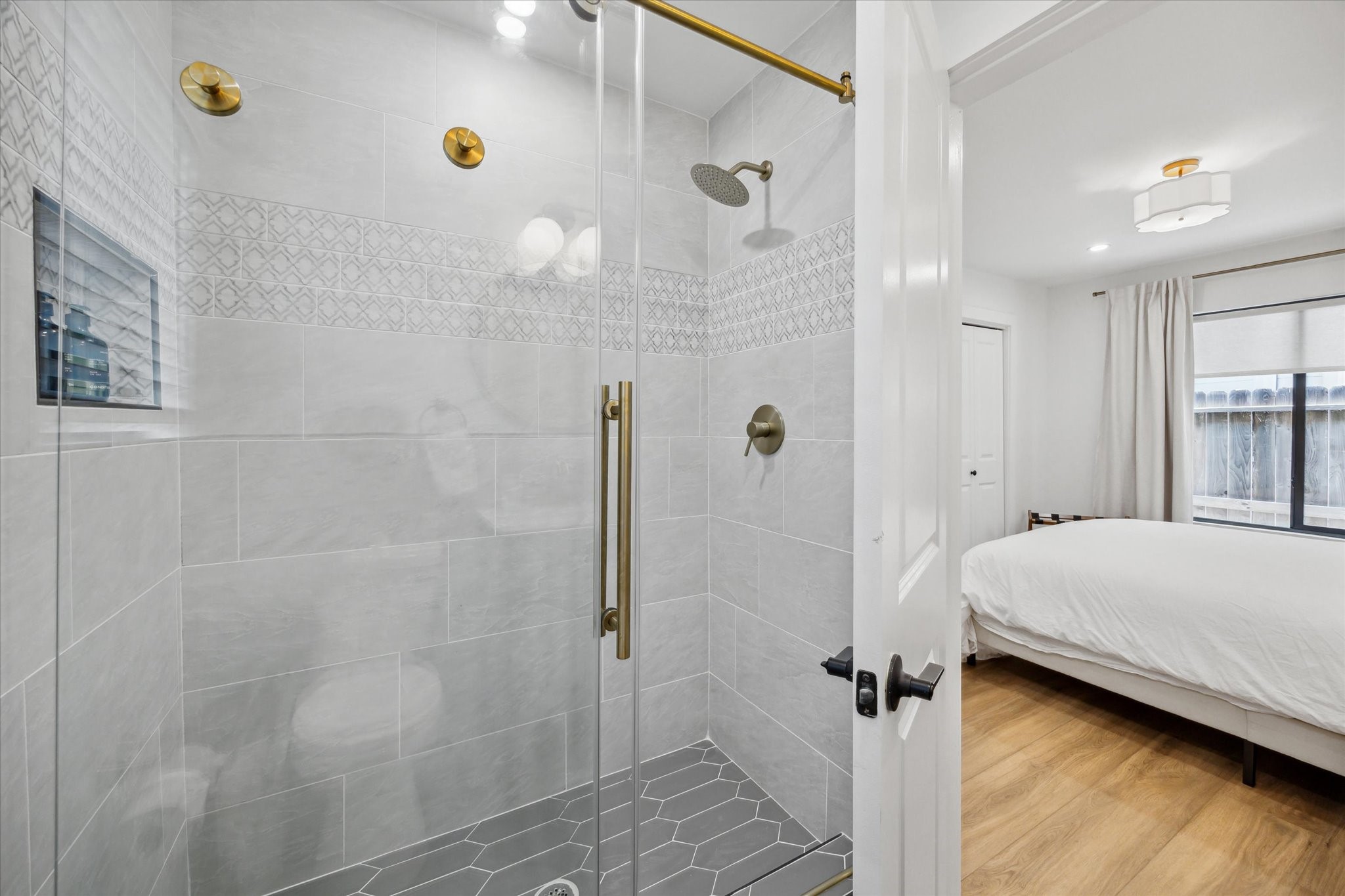 5844 Darling Street, Houston, TX, 77007 | 24480868 | Realty Texas LLC