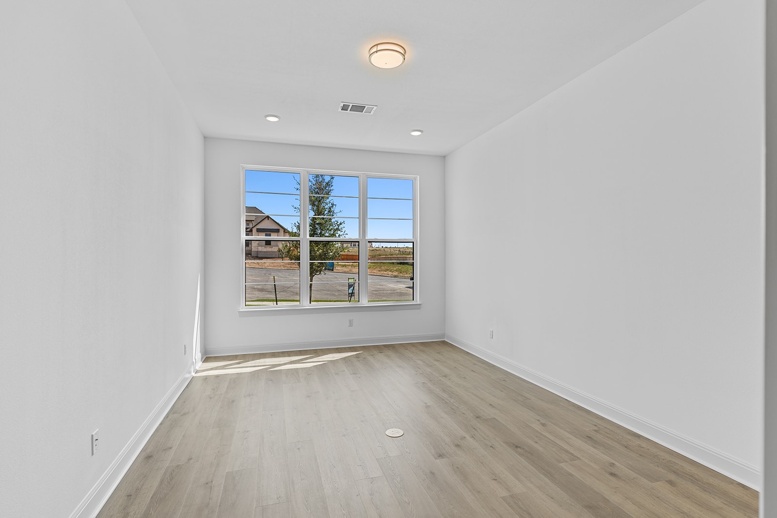 310 Yaklin DR, Liberty Hill, TX, 78642 | 5705385 | Realty Texas LLC