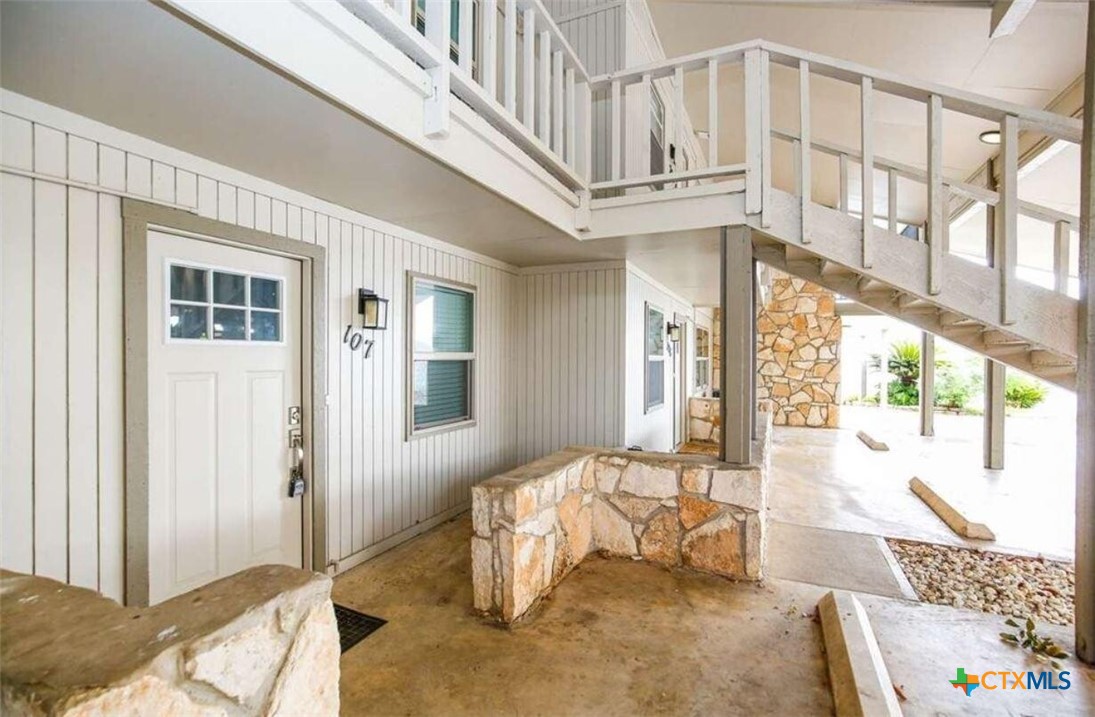 104 Cove East 107, Horseshoe Bay, TX, 78657 | 584688 | Realty Texas LLC