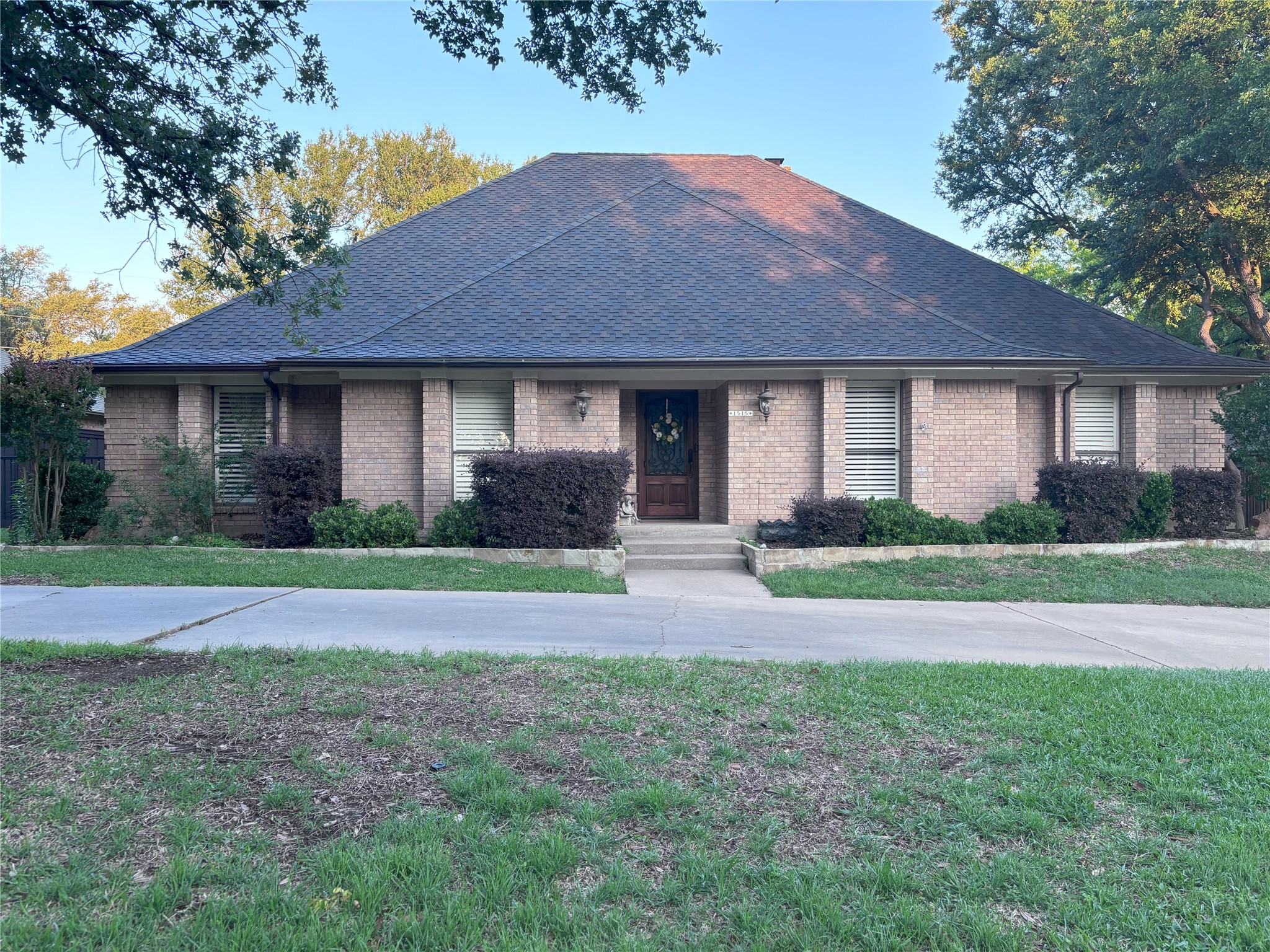 1515 Oak Forest Drive, Graham, TX, 76450 | 20981450 | Realty Texas LLC