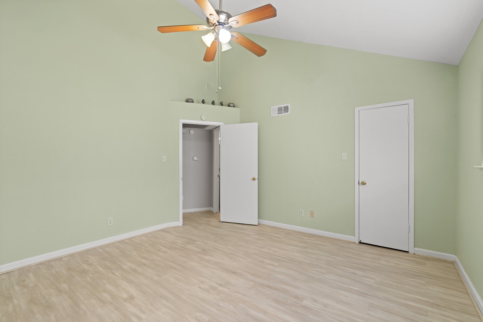 10811 Richmond Avenue 12, Houston, TX, 77042 | 92728300 | Realty Texas LLC