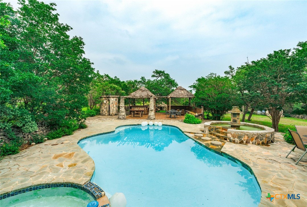1218 Oakwood Loop, Windcrest, TX, 78676 | 584821 | Realty Texas LLC