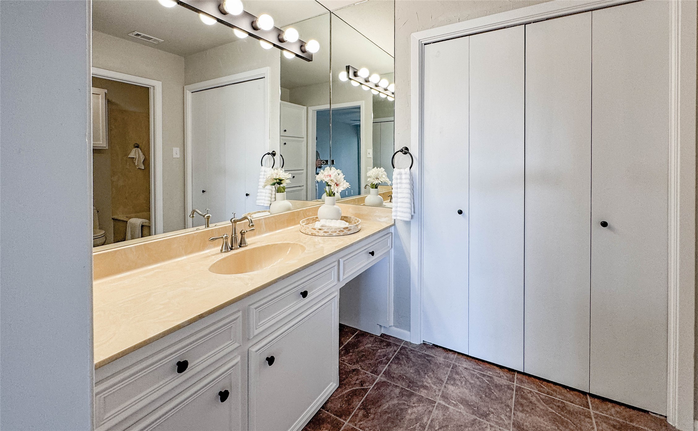1406 Broken Hills DR 14, Horseshoe Bay, TX, 78657 | 1856460 | Realty Texas LLC