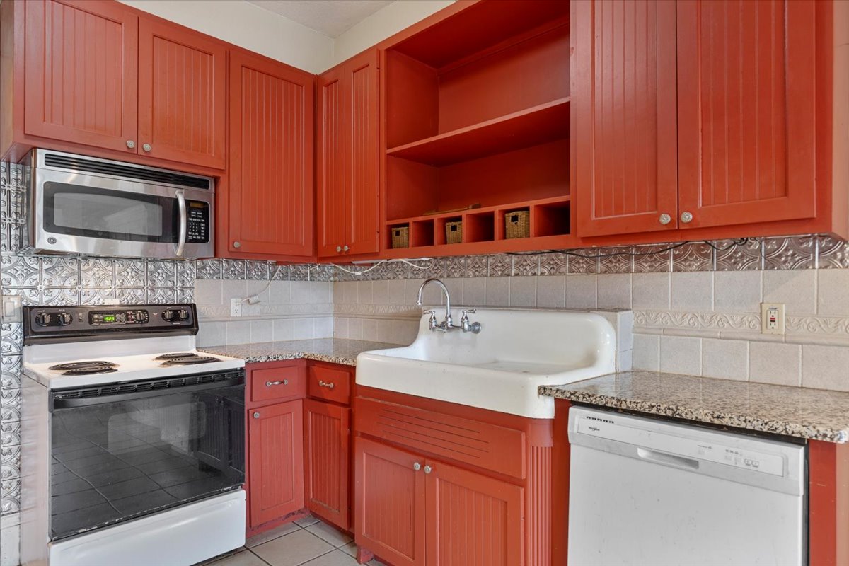 710 Gresham ST, Smithville, TX, 78957 | 8863109 | Realty Texas LLC