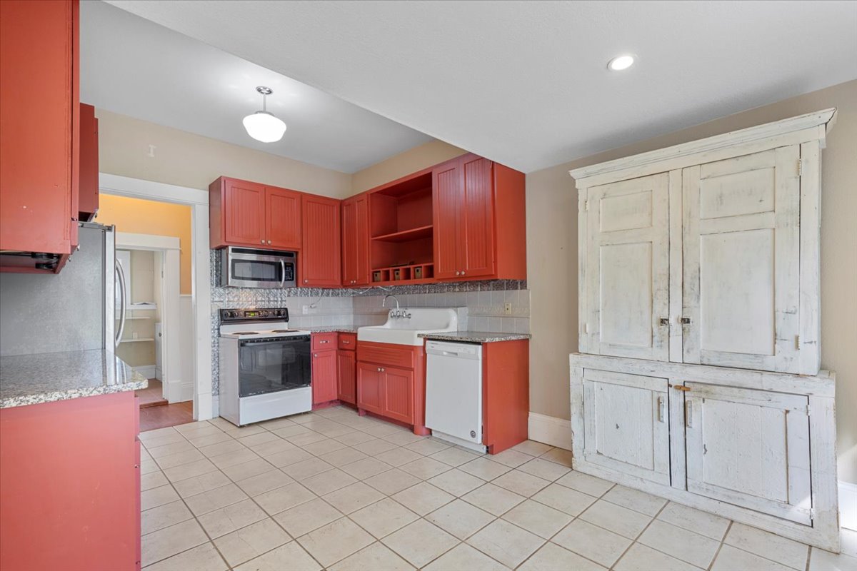 710 Gresham ST, Smithville, TX, 78957 | 8863109 | Realty Texas LLC