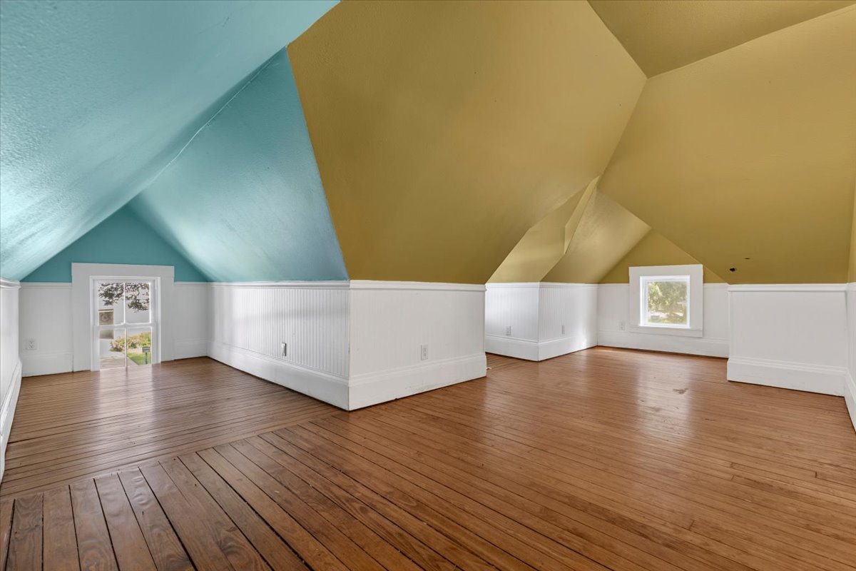 710 Gresham ST, Smithville, TX, 78957 | 8863109 | Realty Texas LLC