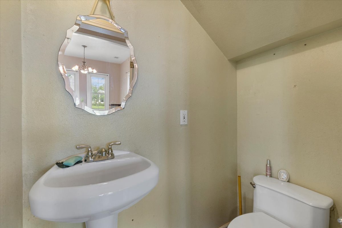 710 Gresham ST, Smithville, TX, 78957 | 8863109 | Realty Texas LLC