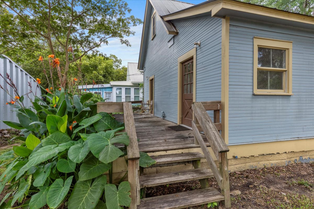 710 Gresham ST, Smithville, TX, 78957 | 8863109 | Realty Texas LLC