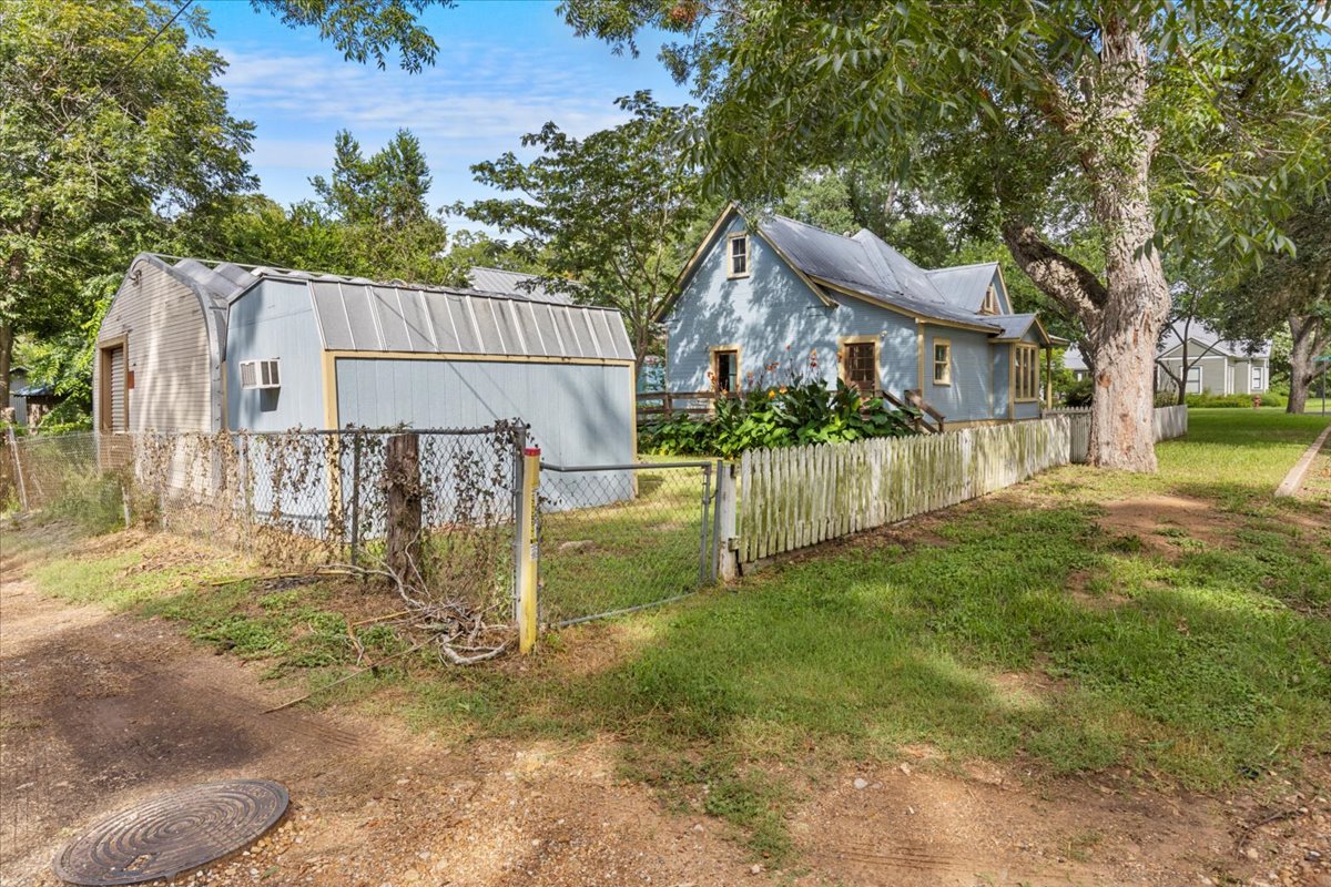 710 Gresham ST, Smithville, TX, 78957 | 8863109 | Realty Texas LLC
