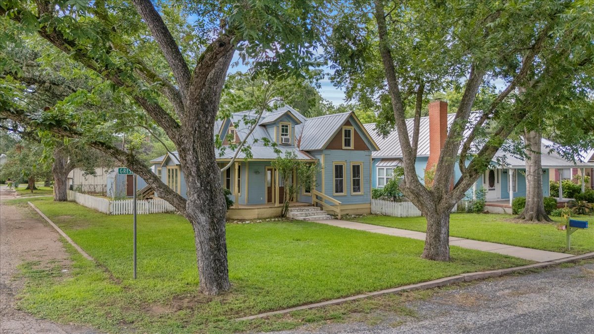 710 Gresham ST, Smithville, TX, 78957 | 8863109 | Realty Texas LLC