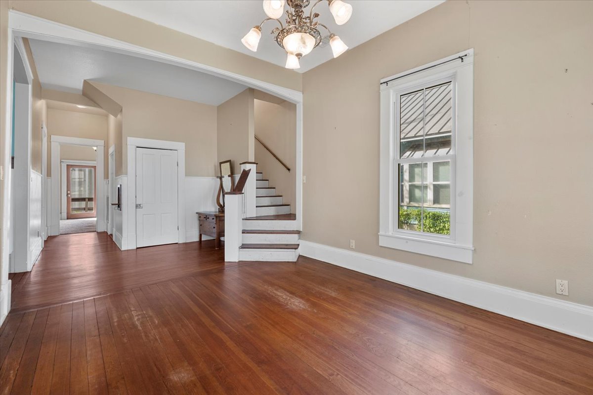 710 Gresham ST, Smithville, TX, 78957 | 8863109 | Realty Texas LLC