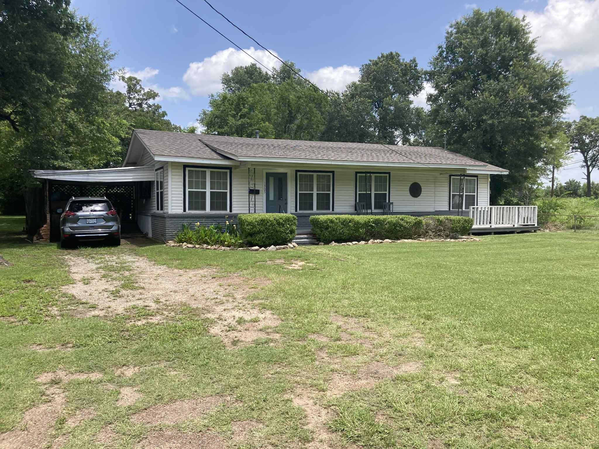 1305 E Goliad Avenue, Crockett, TX, 75835 | 35006583 | Realty Texas LLC