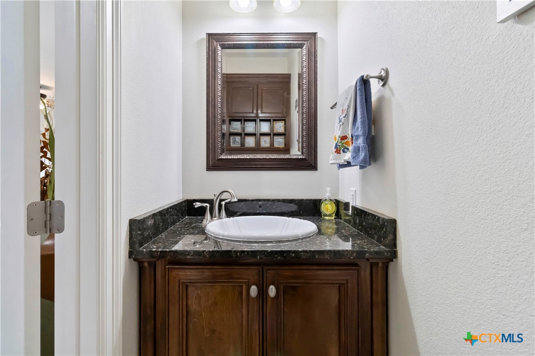 633 Flaman Road, Canyon Lake, TX, 78133 | 584025 | Realty Texas LLC
