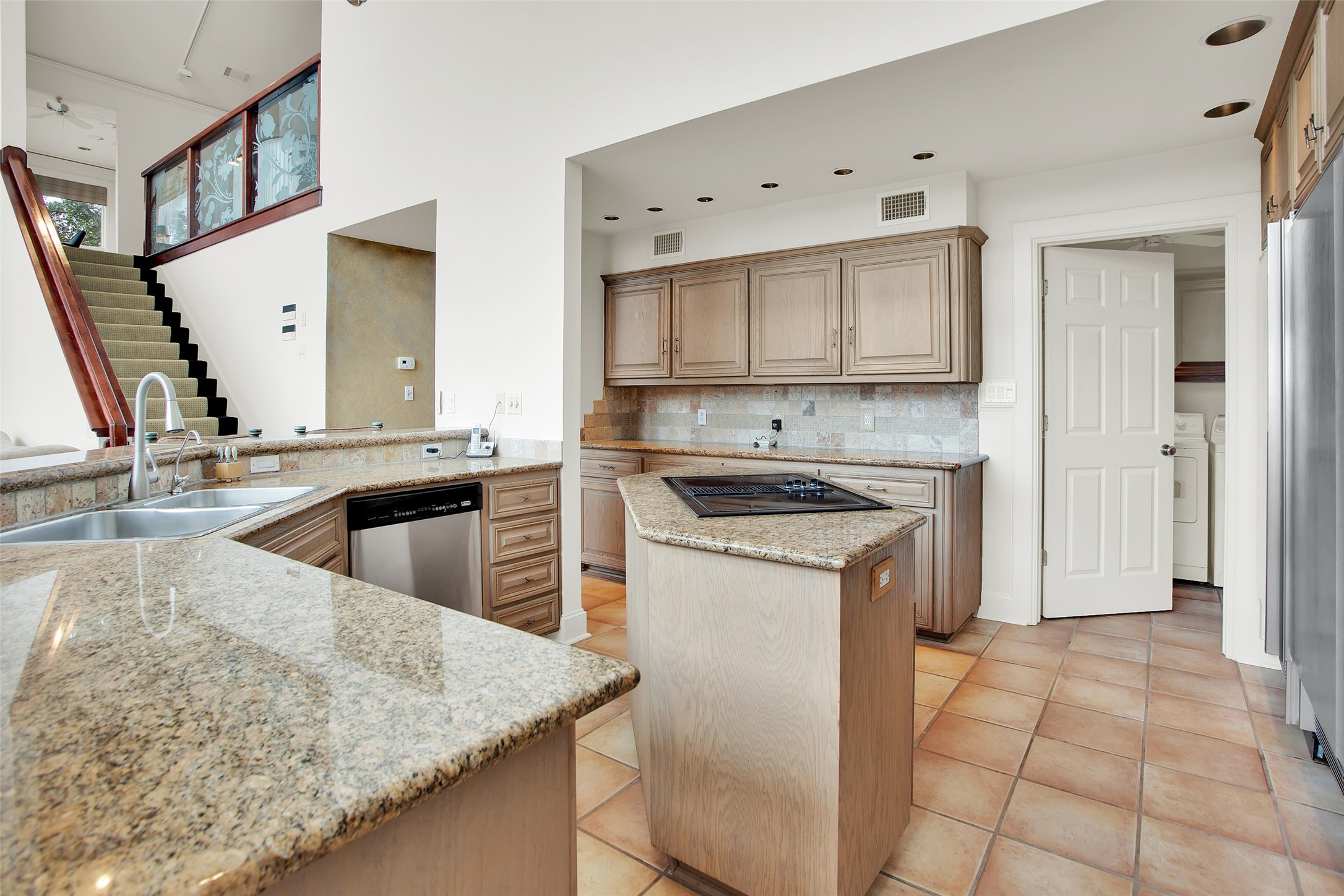 214 Island View Drive, Pottsboro, TX, 75076 | 20980209 | Realty Texas LLC