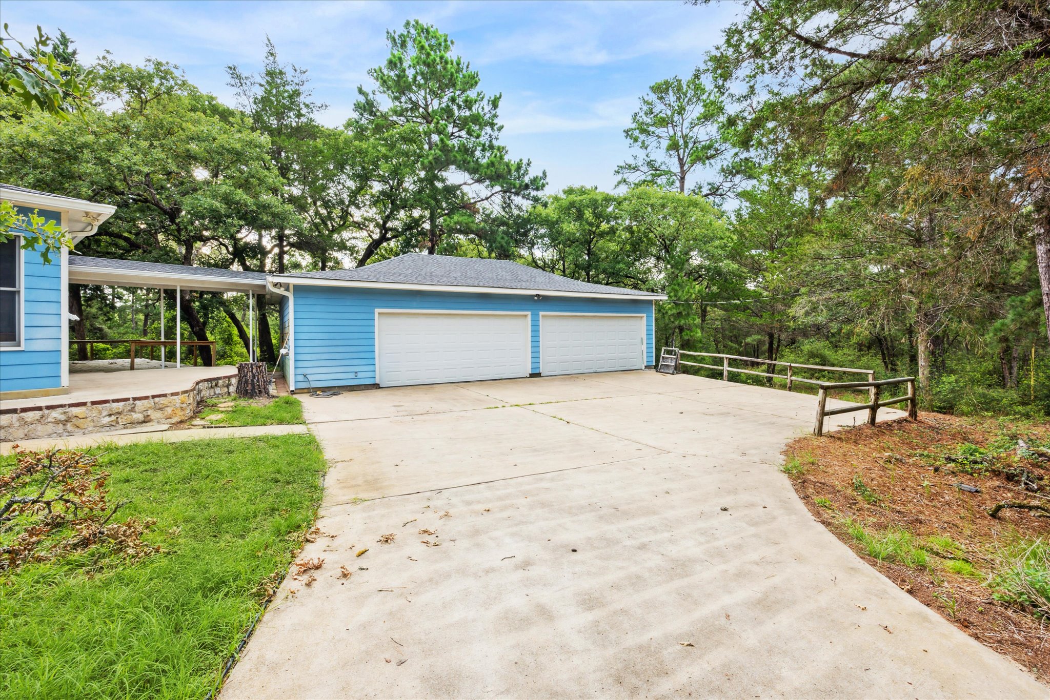 222 Pony Express DR, Smithville, TX, 78957 | 5492402 | Realty Texas LLC