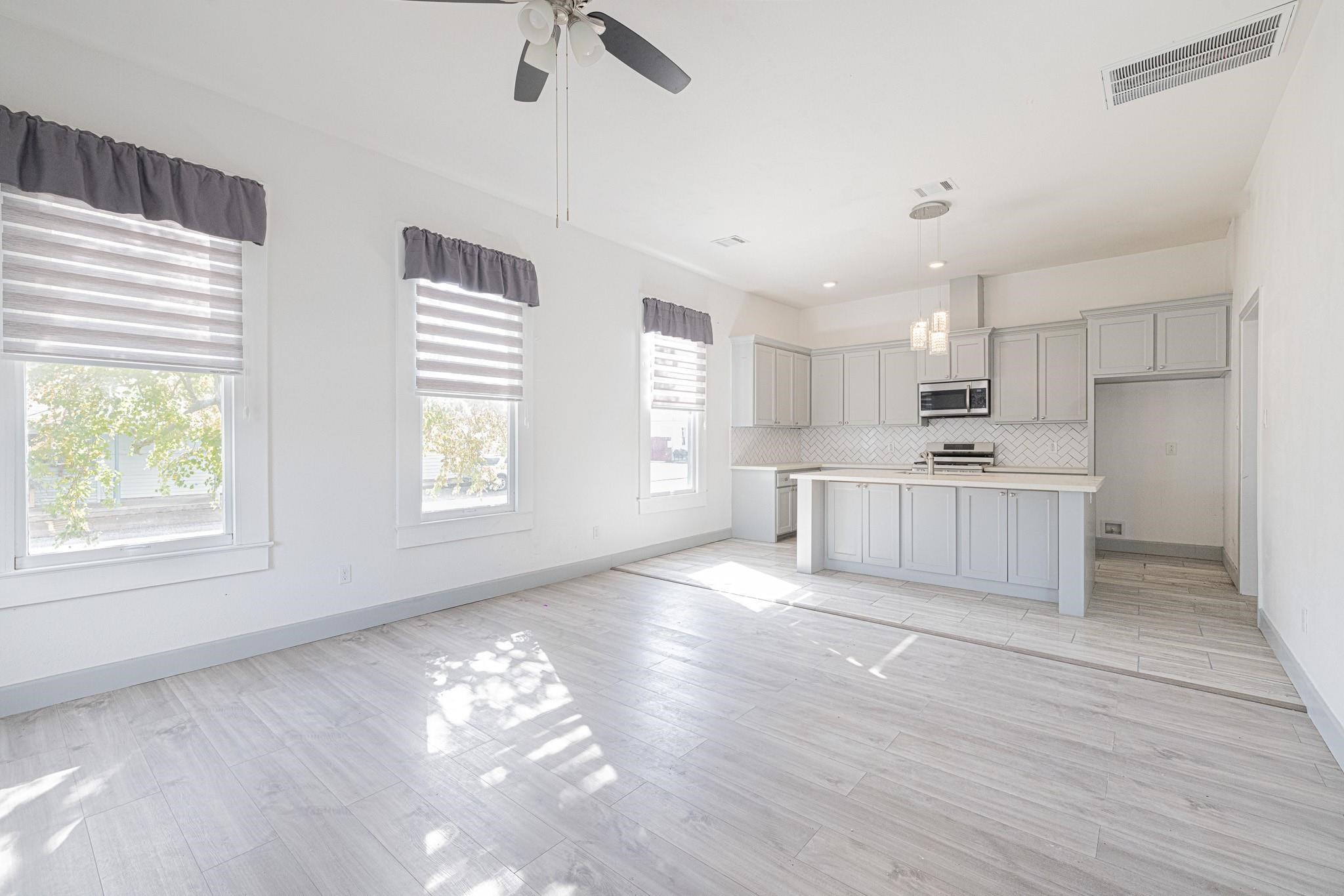 1625 39th Street, Galveston, TX, 77550 | 80833698 | Realty Texas LLC