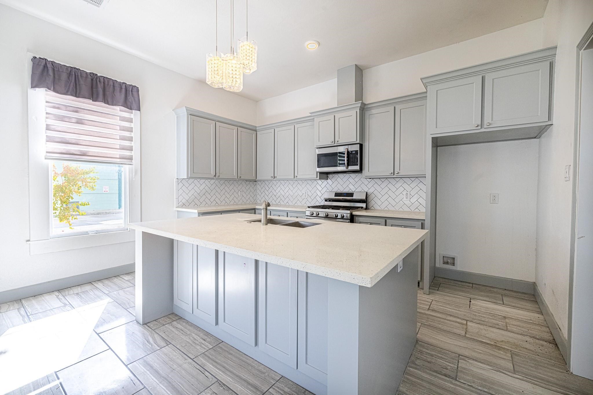 1625 39th Street, Galveston, TX, 77550 | 80833698 | Realty Texas LLC