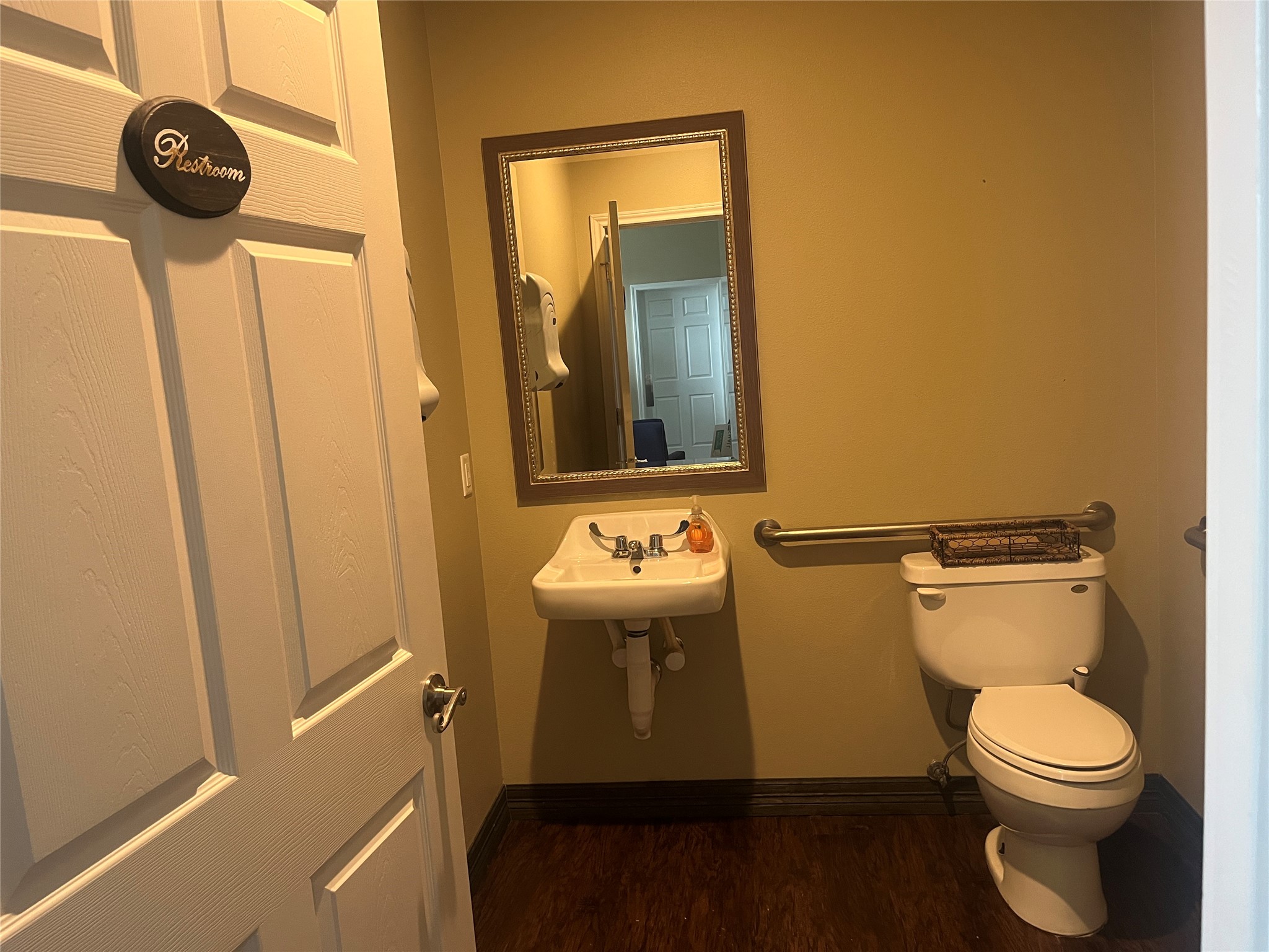 1404 Rice Road 200, 300, Tyler, TX, 75703 | 20981017 | Realty Texas LLC