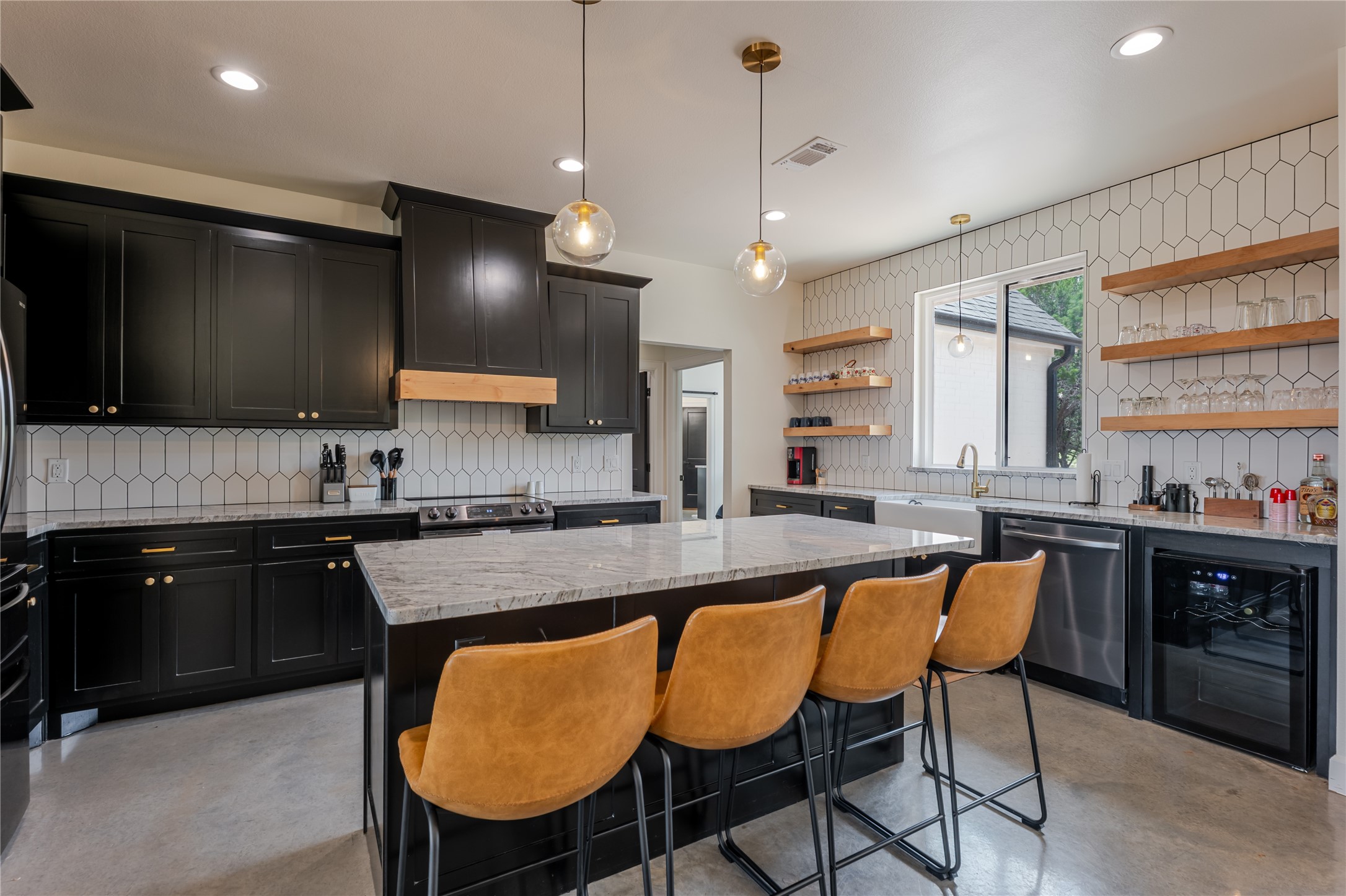 405 Oak Tree Drive, Possum Kingdom Lake, TX, 76449 | 20975838 | Realty Texas LLC