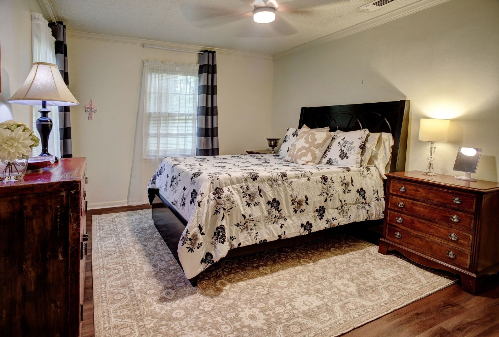 4703 Laguna Ln, Austin, TX, 78746 | 9424581 | Realty Texas LLC