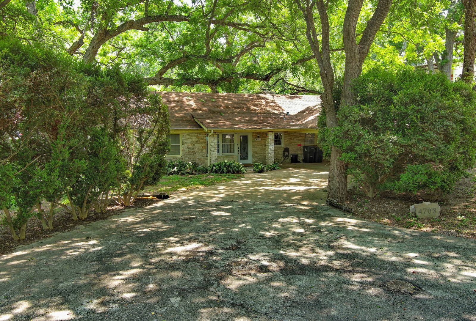 4703 Laguna Ln, Austin, TX, 78746 | 9424581 | Realty Texas LLC