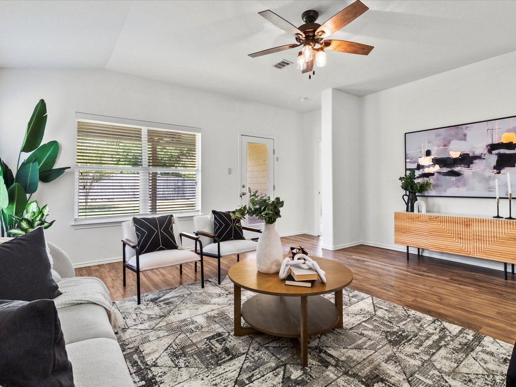 310 Comal Run , Hutto, TX, 78634 | 2011066 | Realty Texas LLC