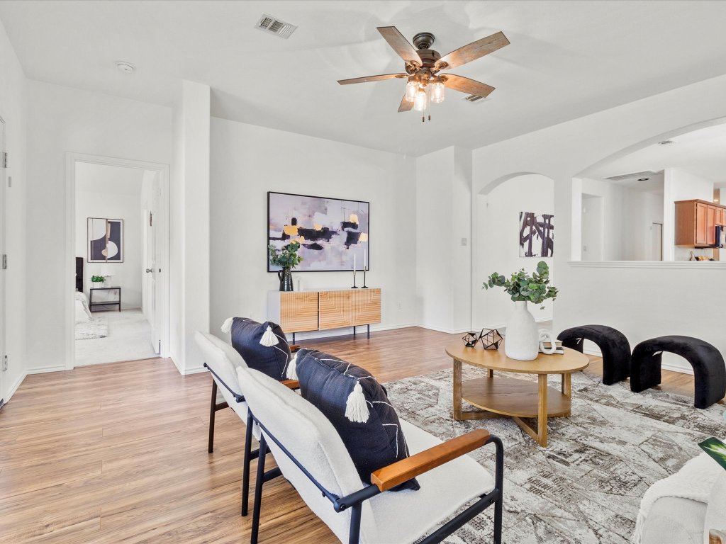 310 Comal Run , Hutto, TX, 78634 | 2011066 | Realty Texas LLC