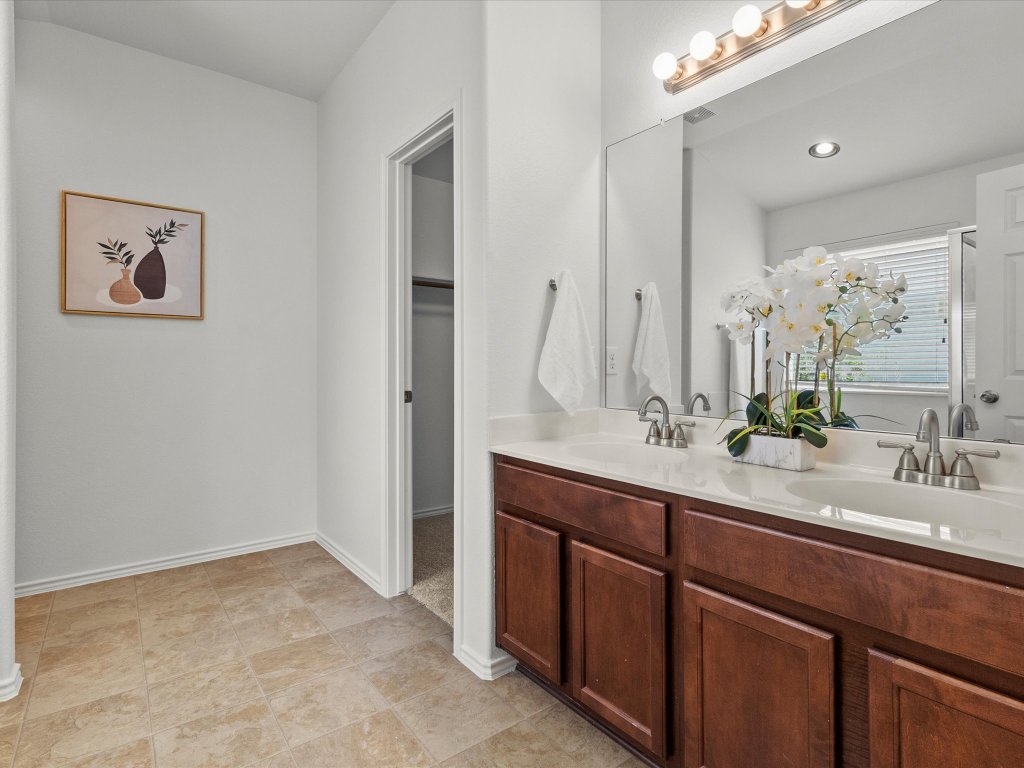 310 Comal Run , Hutto, TX, 78634 | 2011066 | Realty Texas LLC