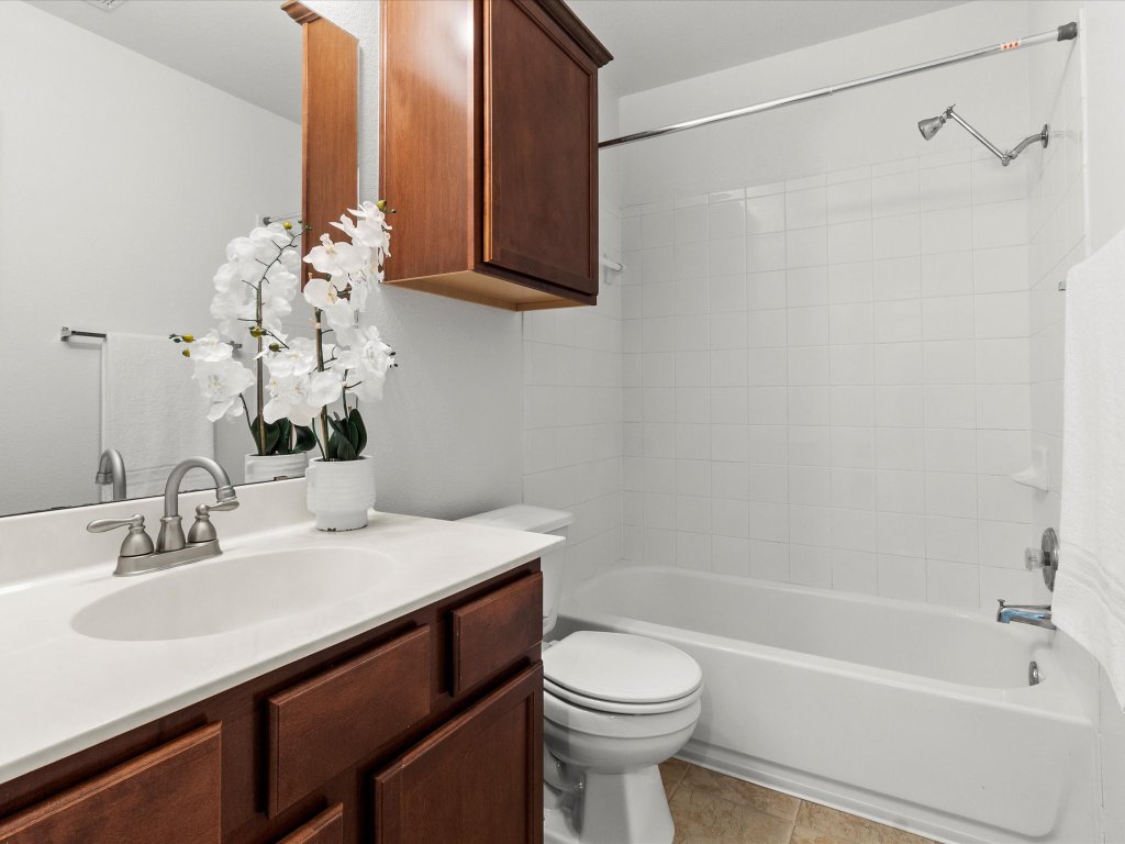 310 Comal Run , Hutto, TX, 78634 | 2011066 | Realty Texas LLC