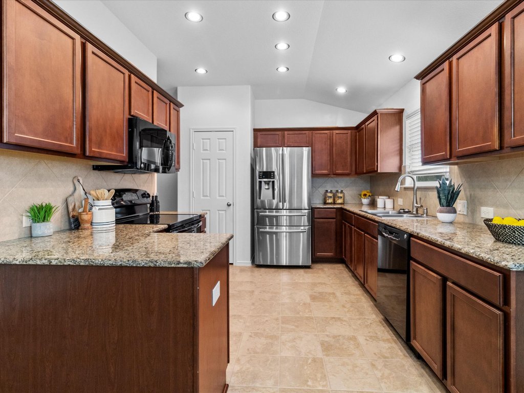 310 Comal Run , Hutto, TX, 78634 | 2011066 | Realty Texas LLC