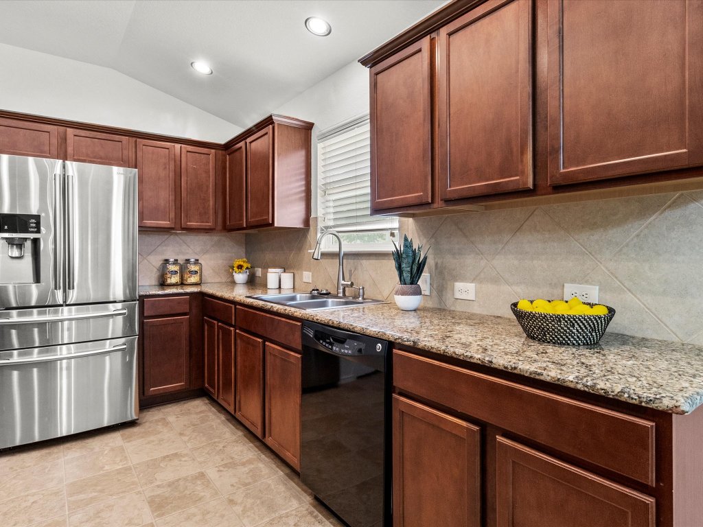 310 Comal Run , Hutto, TX, 78634 | 2011066 | Realty Texas LLC