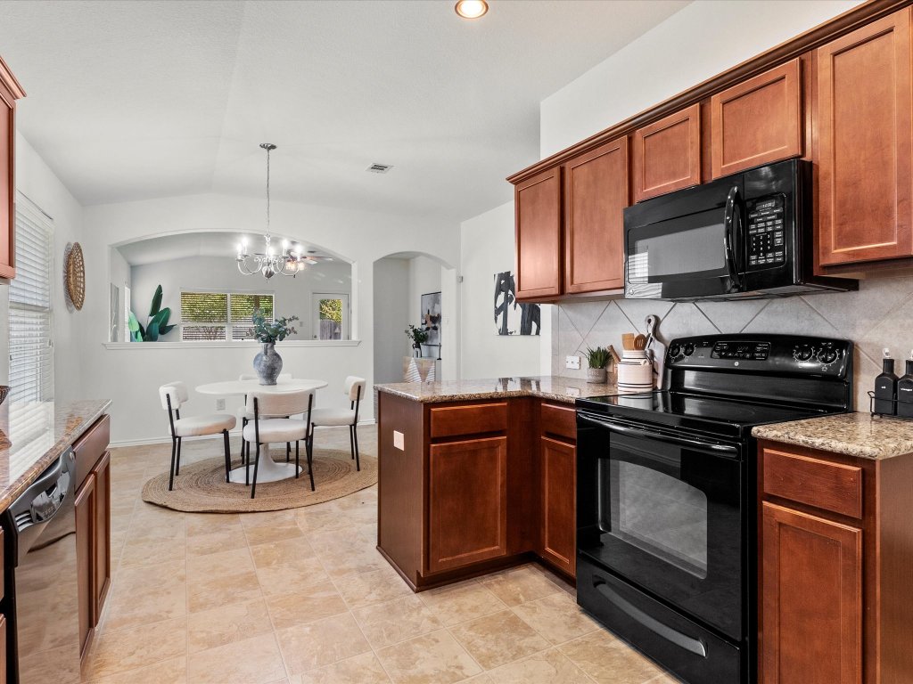 310 Comal Run , Hutto, TX, 78634 | 2011066 | Realty Texas LLC