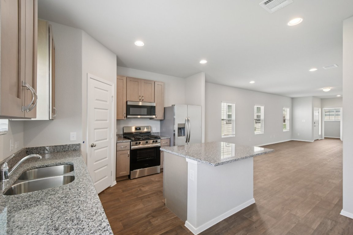 125 Honeybee Lane, Elgin, TX, 78621 | 3288851 | Realty Texas LLC