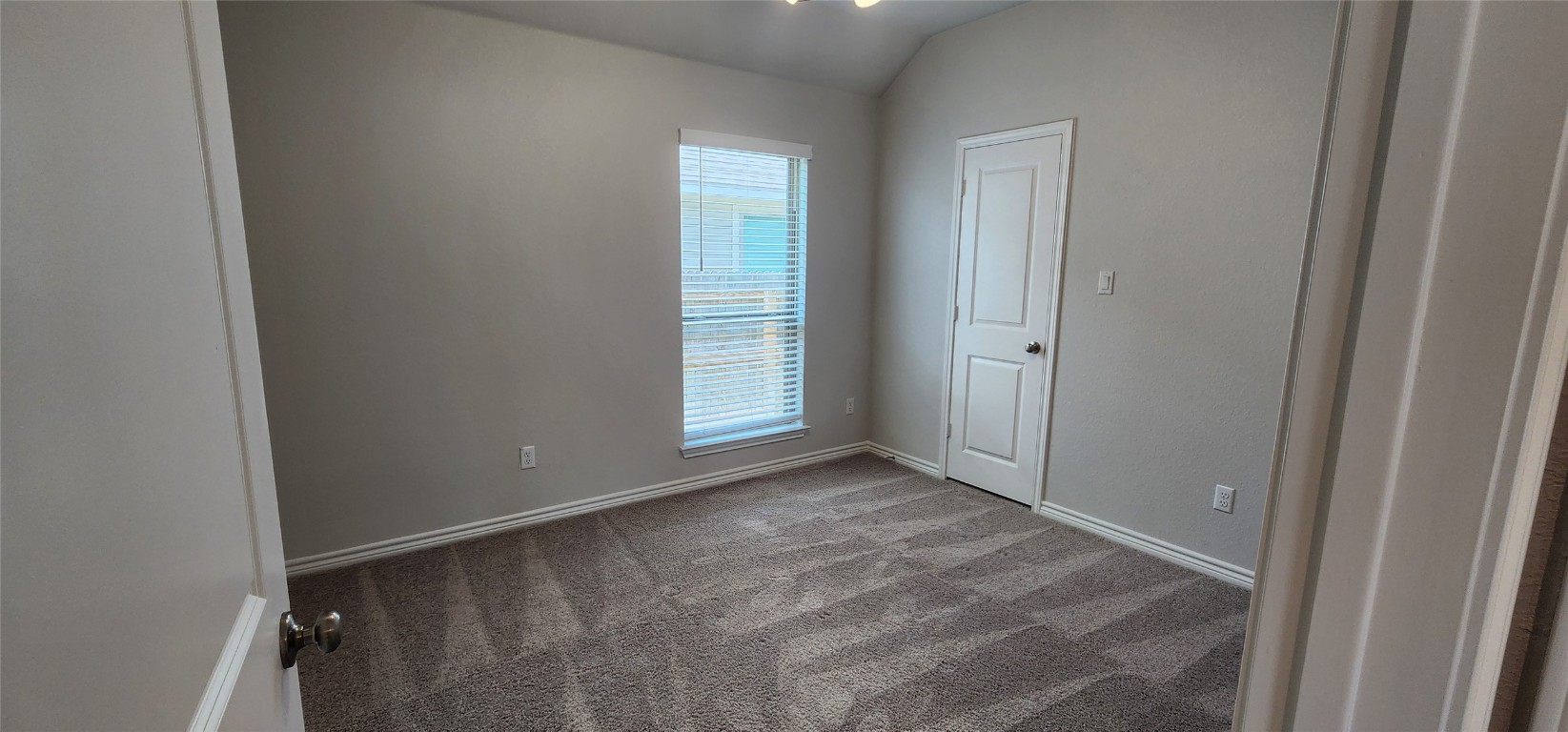 425 Mira Mesa Drive, Liberty Hill, TX, 78642 | 9175693 | Realty Texas LLC