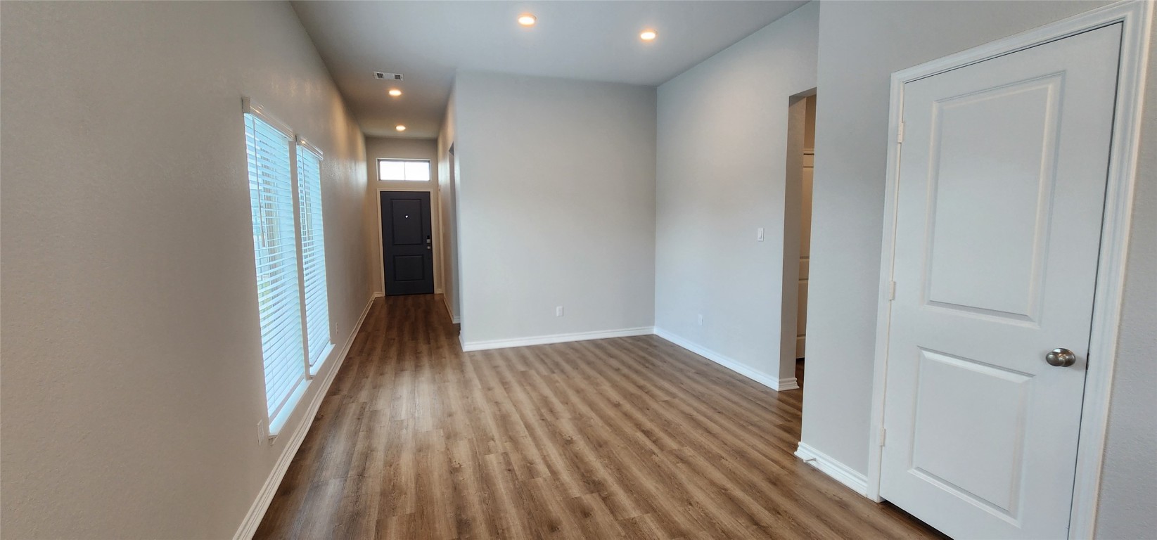 425 Mira Mesa Drive, Liberty Hill, TX, 78642 | 9175693 | Realty Texas LLC
