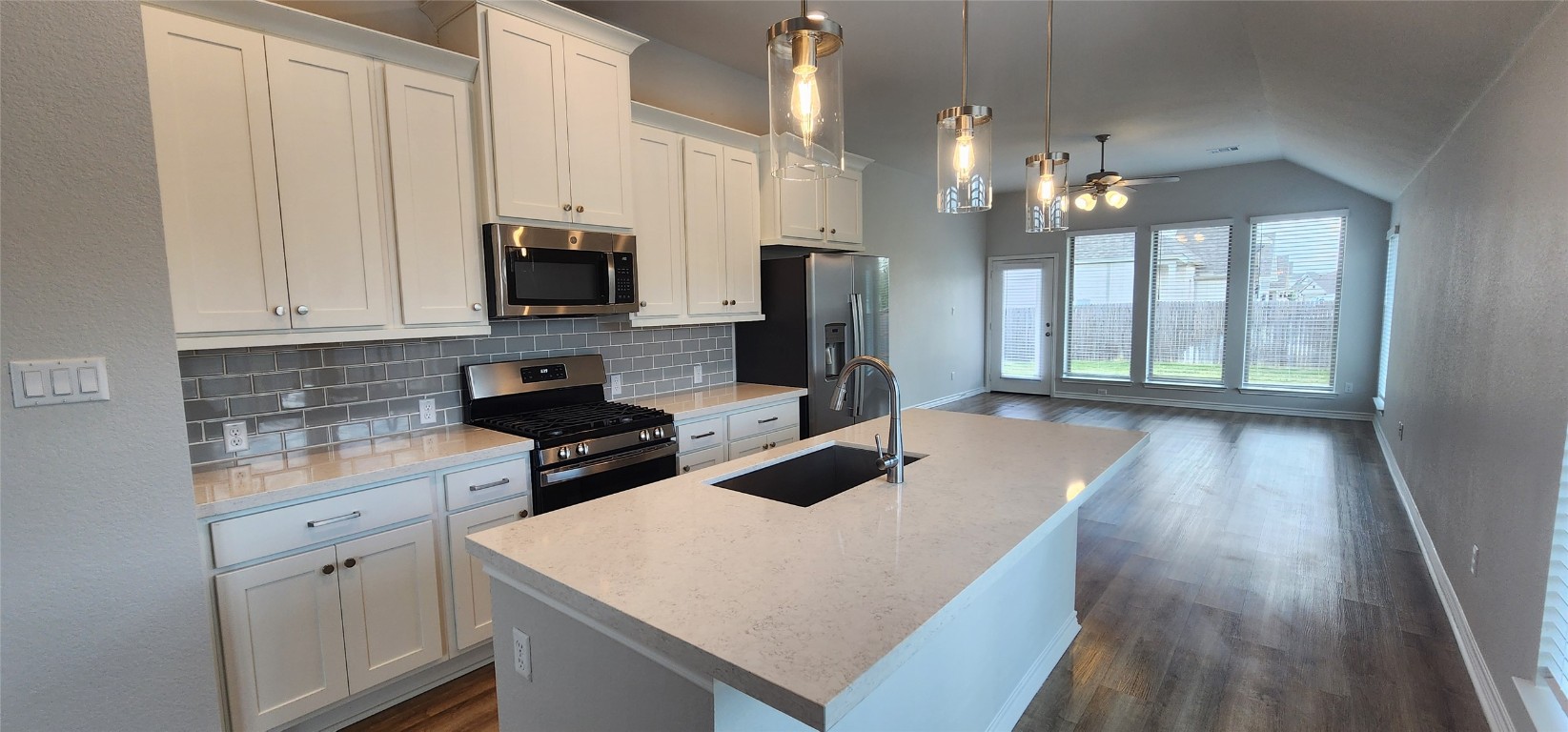 425 Mira Mesa Drive, Liberty Hill, TX, 78642 | 9175693 | Realty Texas LLC