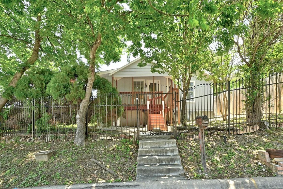 1200 Walnut Avenue, Austin, TX, 78702 | 6470321 | Realty Texas LLC
