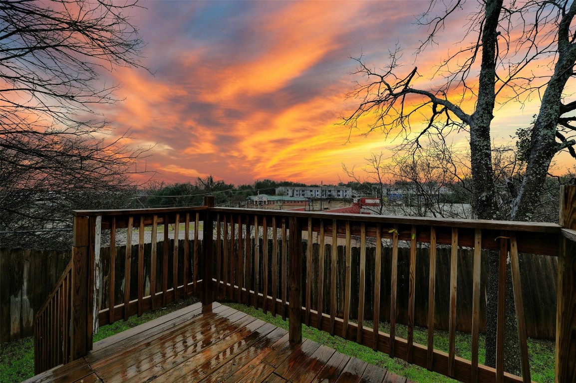1190 Ridge Drive , Austin, TX, 78721 | 3552164 | Realty Texas LLC