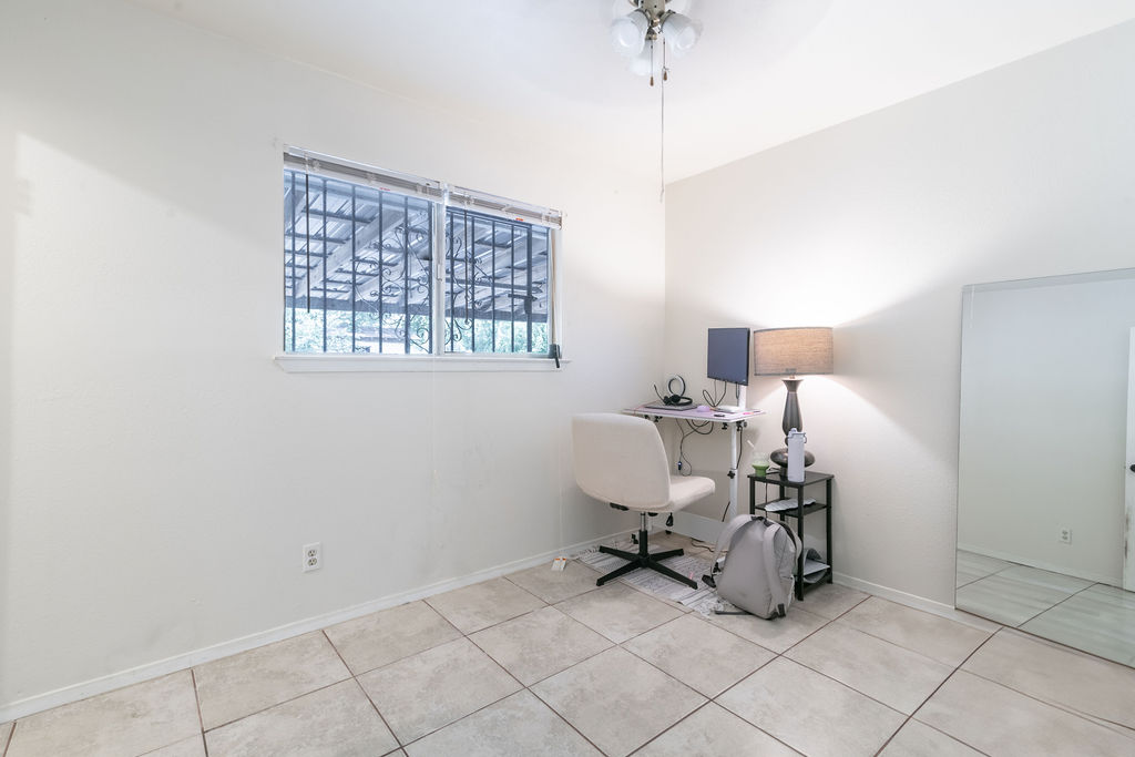 1106 Saucedo Street, Austin, TX, 78721 | 2792701 | Realty Texas LLC